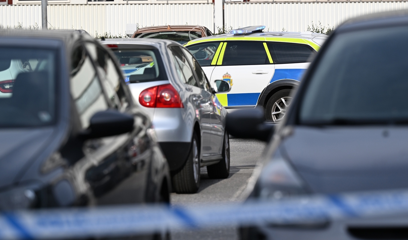 En man har hittats skadad efter en misstänkt skottlossning. Foto: Björn Larsson Rosvall / TT