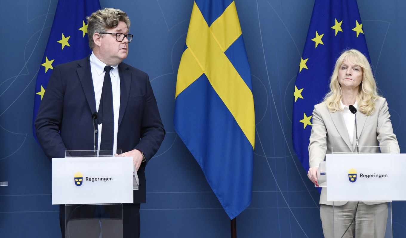 Justitieminister Gunnar Strömmer (M) på pressträff tillsammans med Charlotte von Essen, chef vid Säkerhetspolisen. Foto: Henrik Gustafsson Nicander / TT