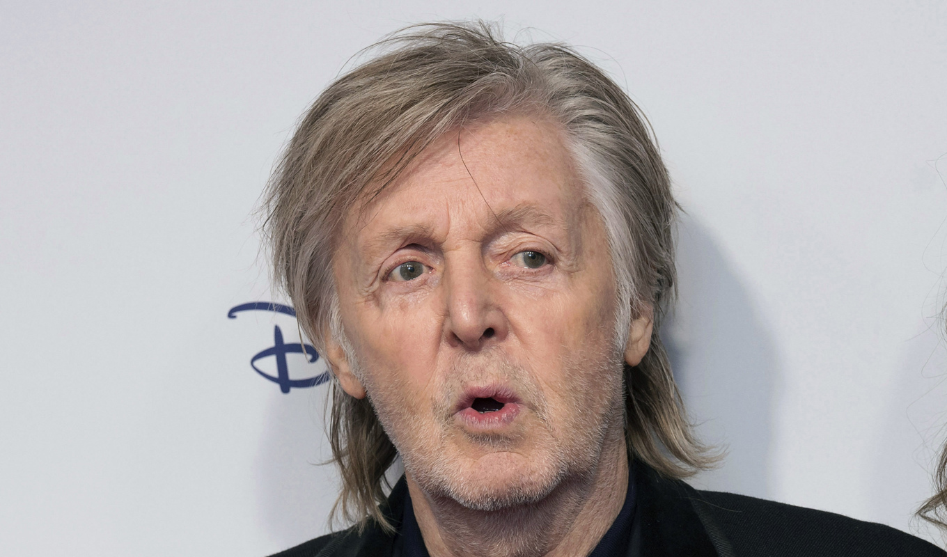 Paul McCartney förtydligar nu på sociala medier att "ingenting har skapats på konstgjord eller syntetisk väg". Arkivbild. Foto: Scott Garfitt/AP/TT
