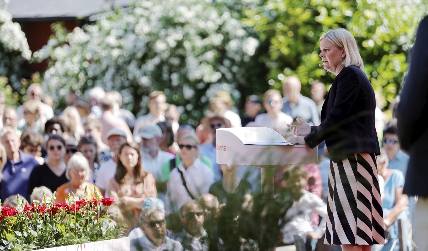 Socialdemokraternas partiledare Magdalena Andersson (S) håller tal under politikerveckan i Almedalen. Foto: Adam Ihse/TT