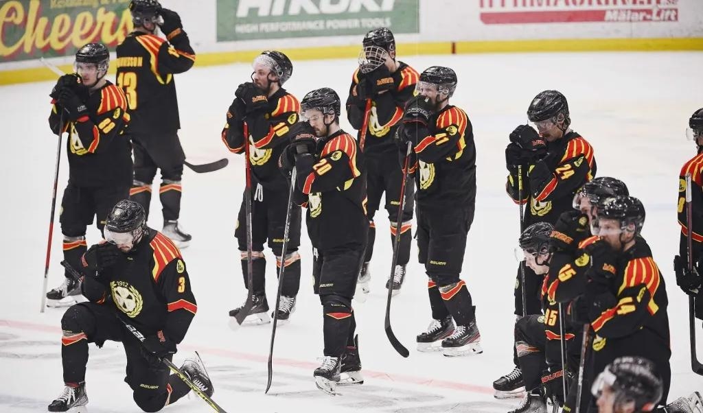 Brynäs IF, som den kommande säsongen kommer att spela i Hockeyallsvenskan, har förbjudit spelare som spelat i KHL efter krigsutbrottet.Foto: Anders Wiklund/TT