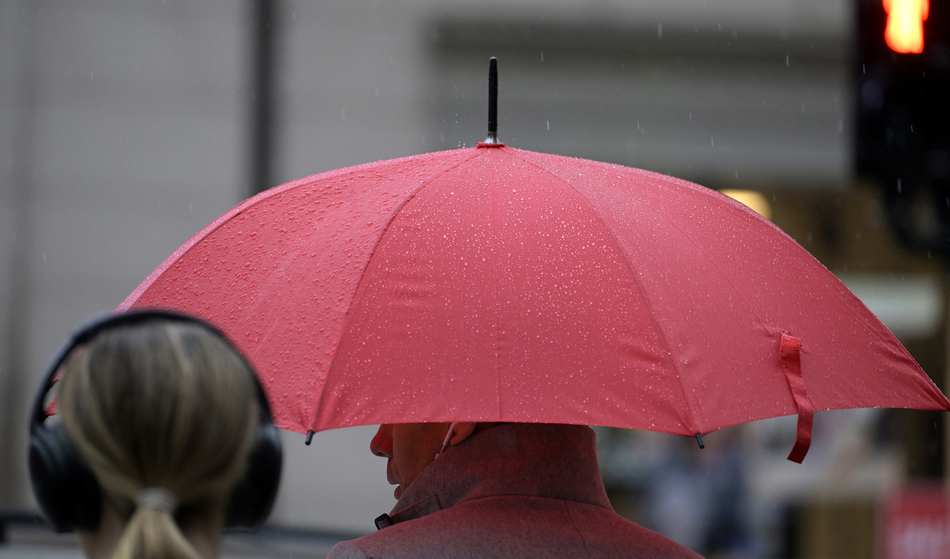 Nästa vecka blir det paraplyväder på flera platser. Arkivbild. Foto: Janerik Henriksson/TT