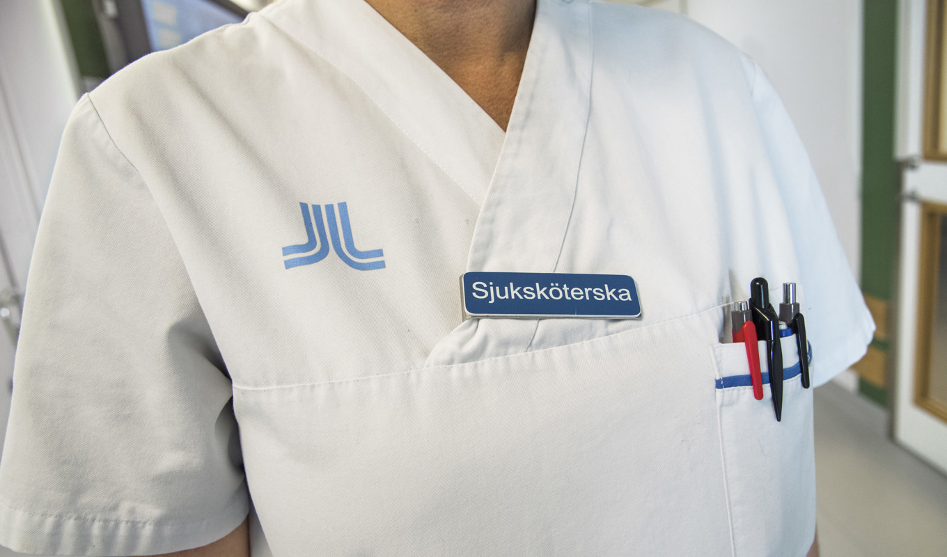 "Det är helt oansvarigt att lämna det till vårdbiträden och undersköterskor, som gör det bästa de kan. Men de har inte den avancerade kompetens som detta kräver", säger professorn Helle Wijk om Ivo:s granskning av säbo. Arkivbild. Foto: Claudio Bresciani/TT