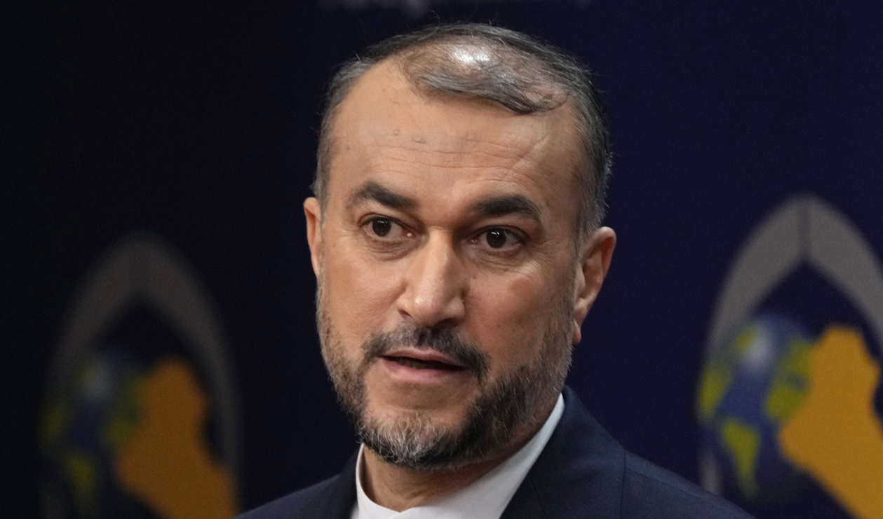 Irans utrikesminister Hossein Amir-Abdollahian meddelar att landet inte kommer att släppa in Sveriges tillträdande ambassadör i landet. Foto: Hadi Mizban/AP/TT