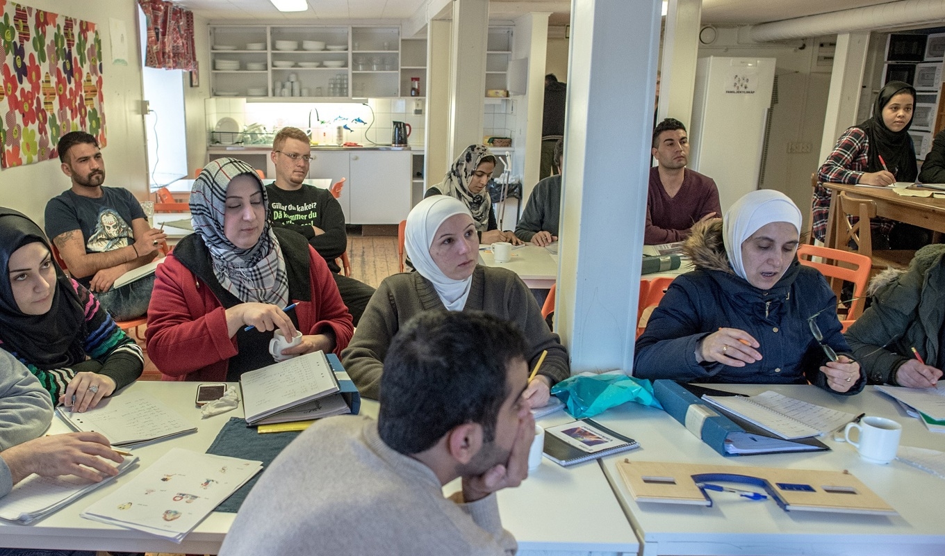 På bilden ses asylsökande i Klädesholmen den 10 februari 2016. Foto: David Ramos/Getty Images