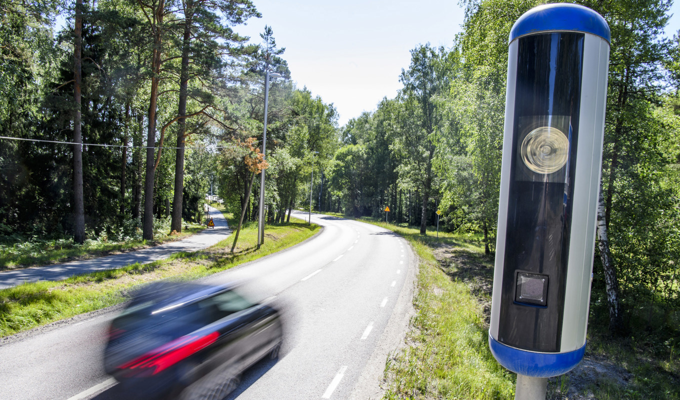 Fartkamera mellan Vårsta och Tumba. 799 personer åkte fast i fartkameran 2022. Foto: Oscar Olsson/TT