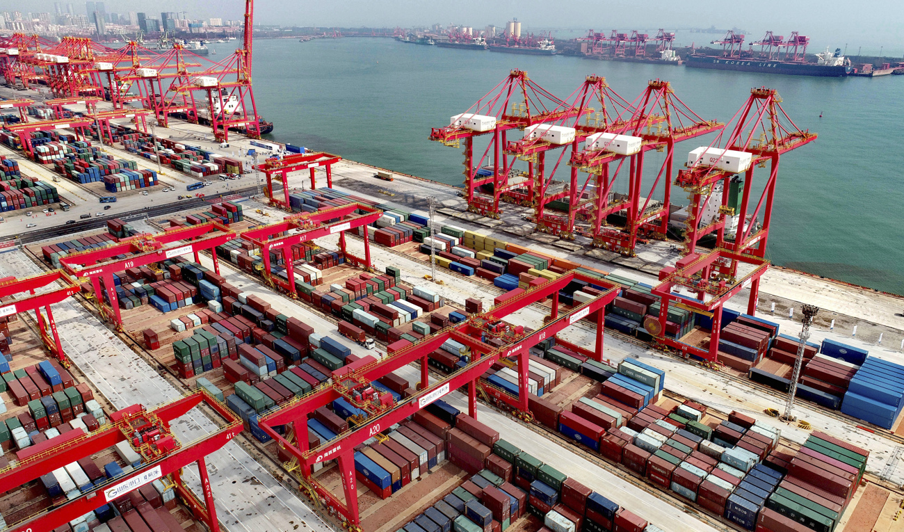 Bortsett från en kort återhämtning i mars och april, har exporten från Kina varit i konstant nedgång sedan oktober 2022. Foto: Chinatopix/AP/TT