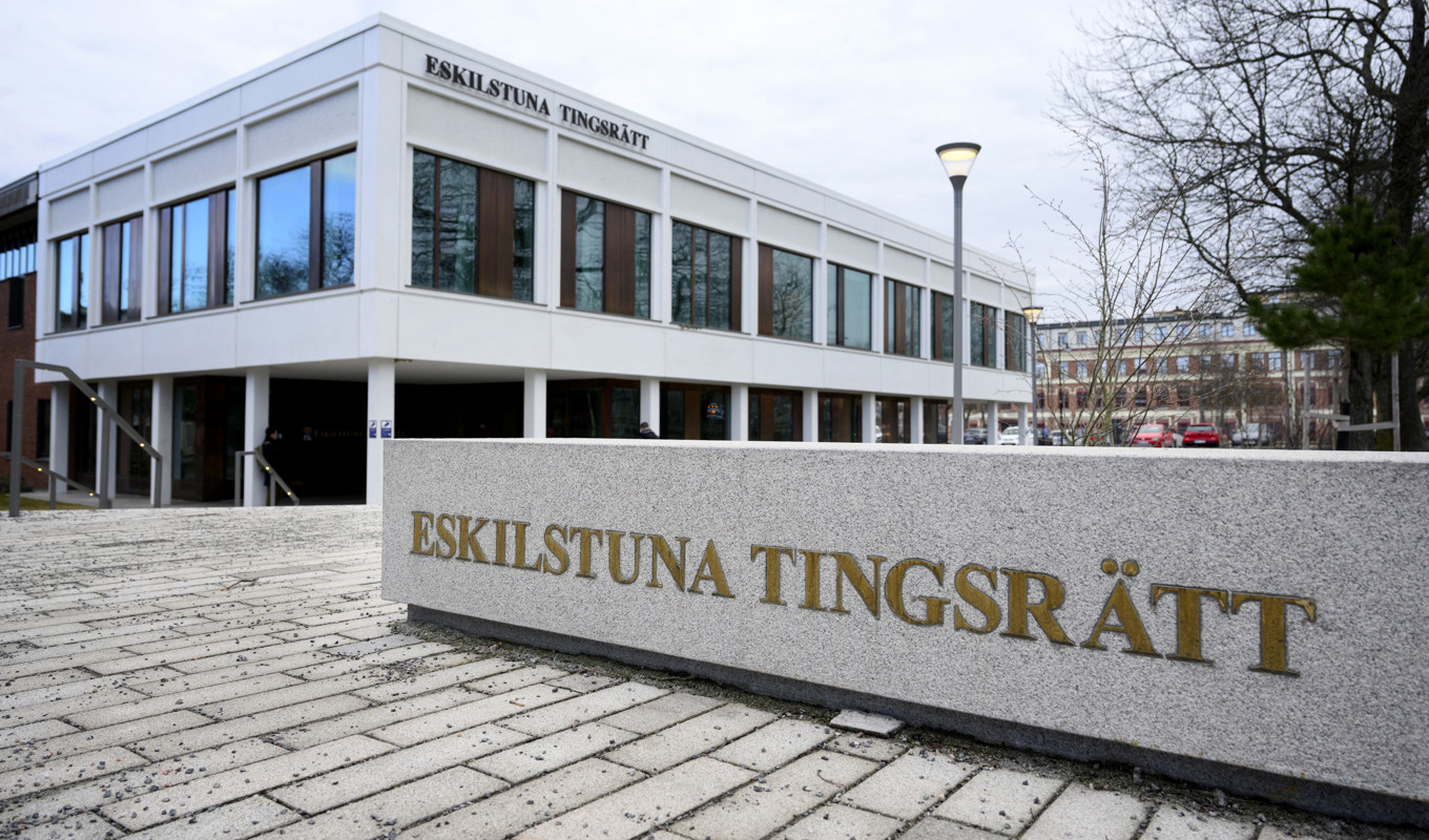 De fyra misstänkta häktades vid Eskilstuna tingsrätt i april. Foto: Jessica Gow/TT