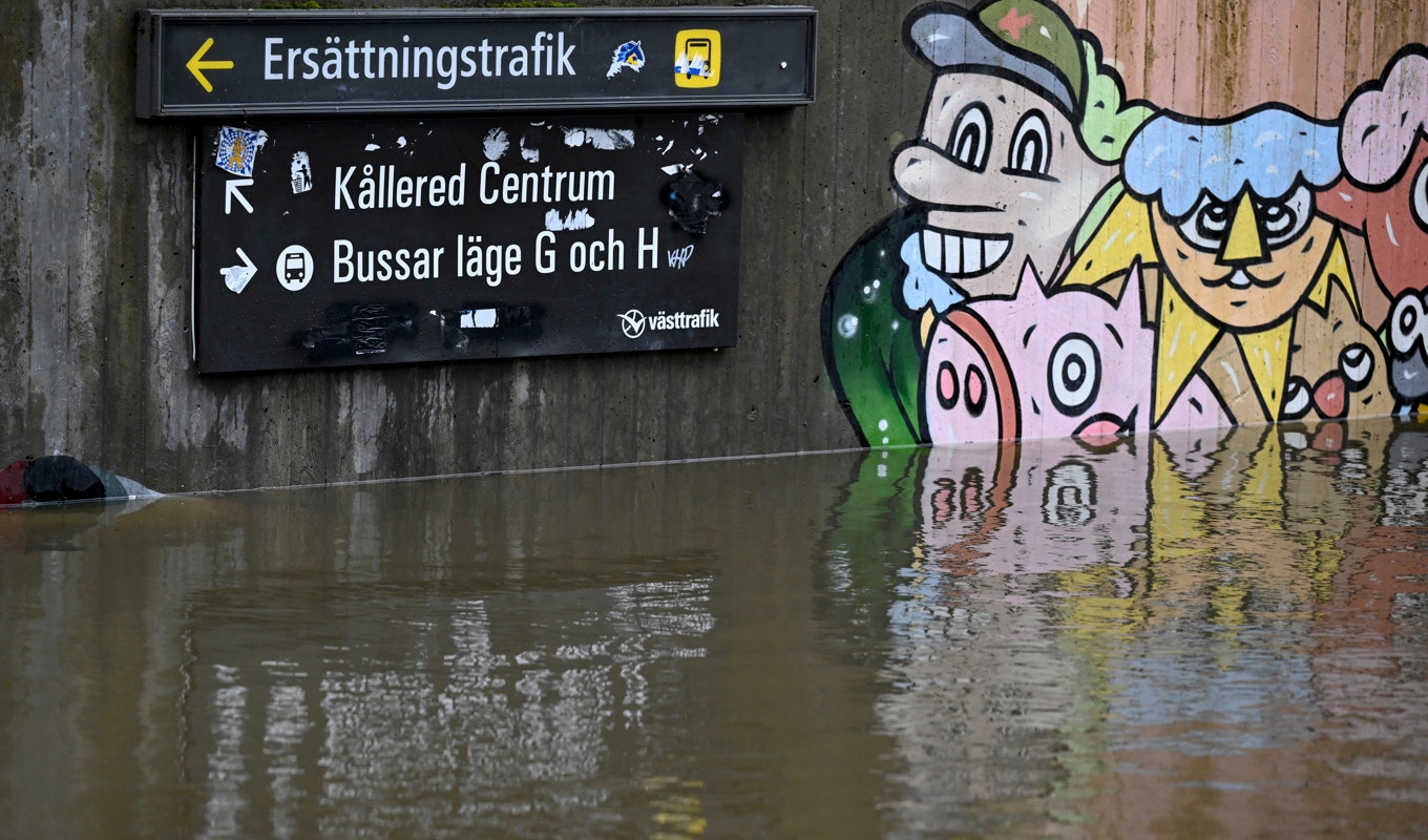 Översvämning vid järnvägsstationen Kållered centrum. Foto: Björn Larsson Rosvall/TT