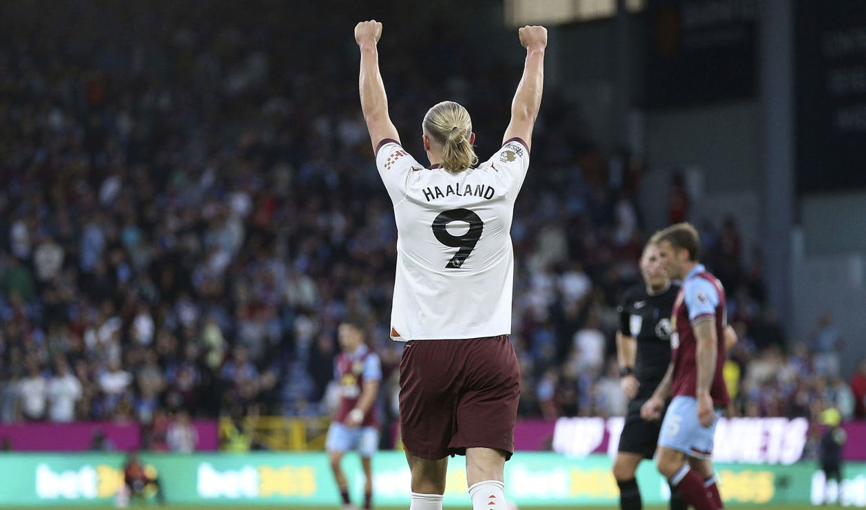 Manchester Citys Erling Haaland inledde den nya Premier League-säsongen med att göra två mål. Foto: Nigel French/PA via AP/TT