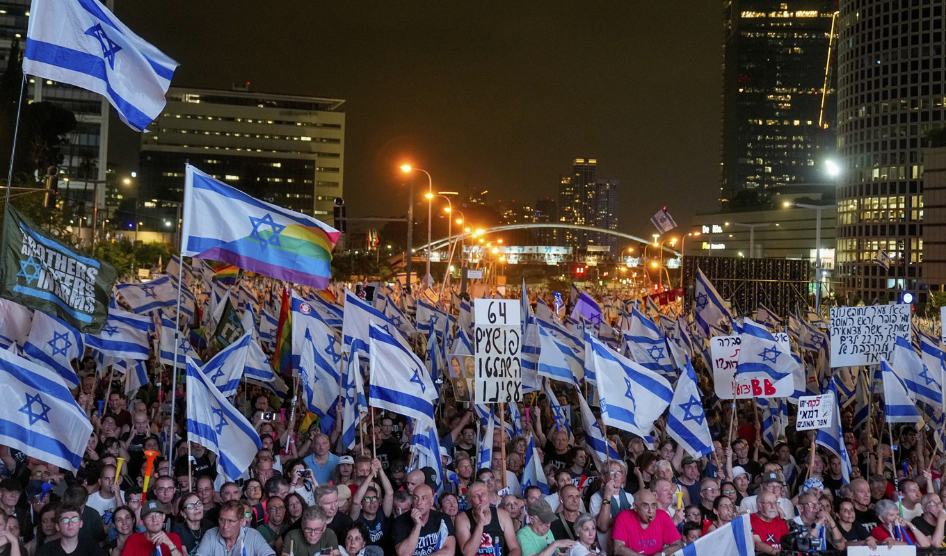Demonstration i Tel Aviv på lördagen. Foto: Ohad Zwigenberg/AP/TT