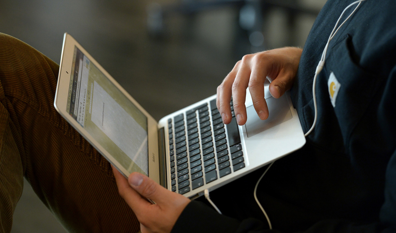 Lärare kan behöva ändra sina arbetssätt för att kunna uppmärksamma Chat GPT-fusk, enligt Skolverket. Arkivbild. Foto: Janerik Henriksson/TT