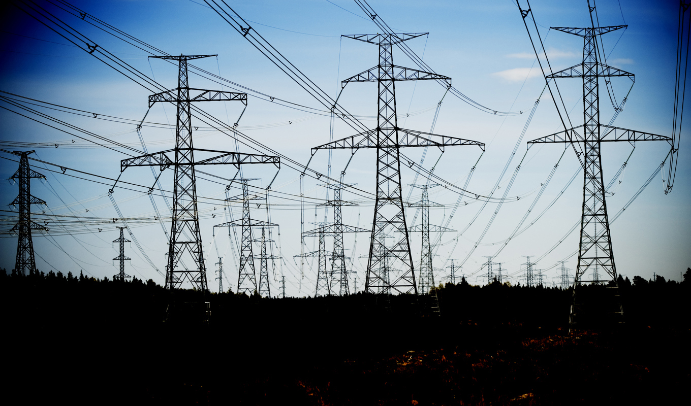 Elledningar från kärnkraftverket Olkiluoto där flera reaktorer finns. Arkivbild. Foto: Robert Henriksson/SvD/TT