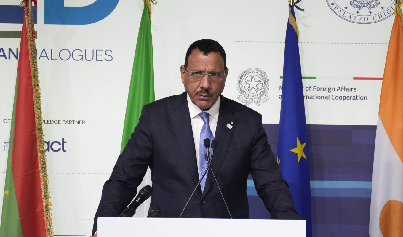 Nigers tidigare president Mohamed Bazoum avsattes i en kupp den 26 juli. Arkivbild. Foto: Andrew Medichini/AP/TT