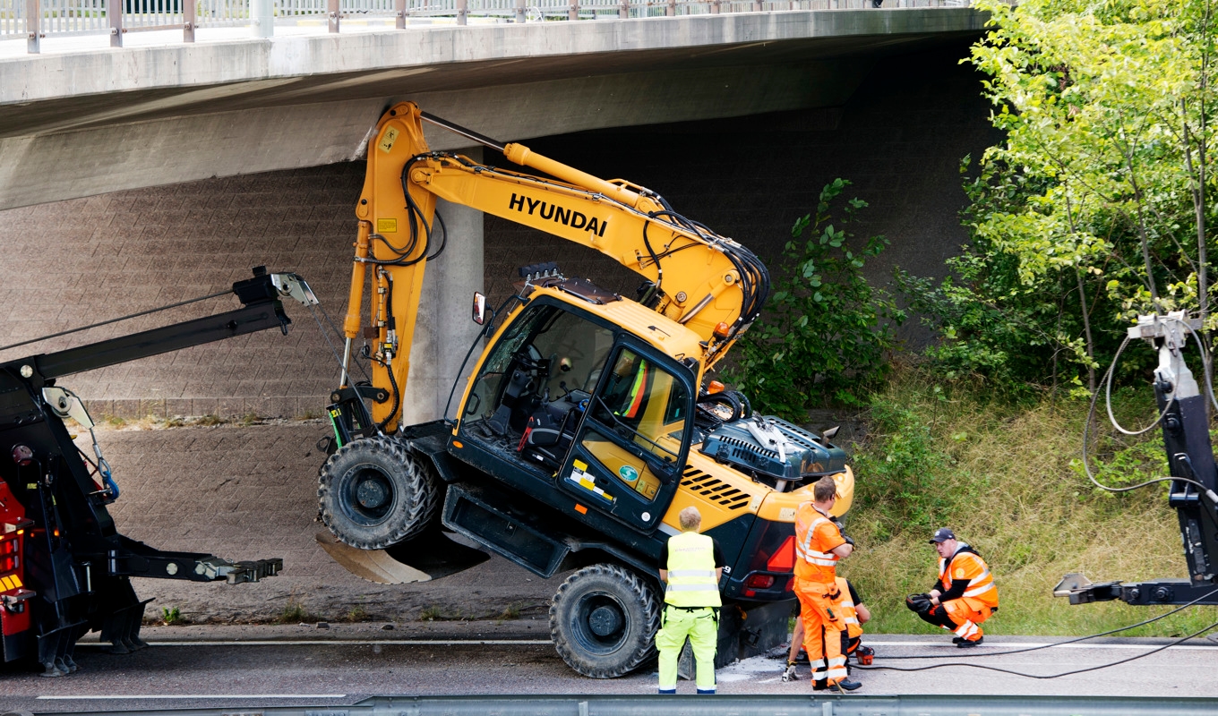 En del dödsolyckor är kopplade till grävmaskiner. Just denna olycka på bilden slutade dock lyckligt. Arkivbild. Foto: Johan Nilsson / TT