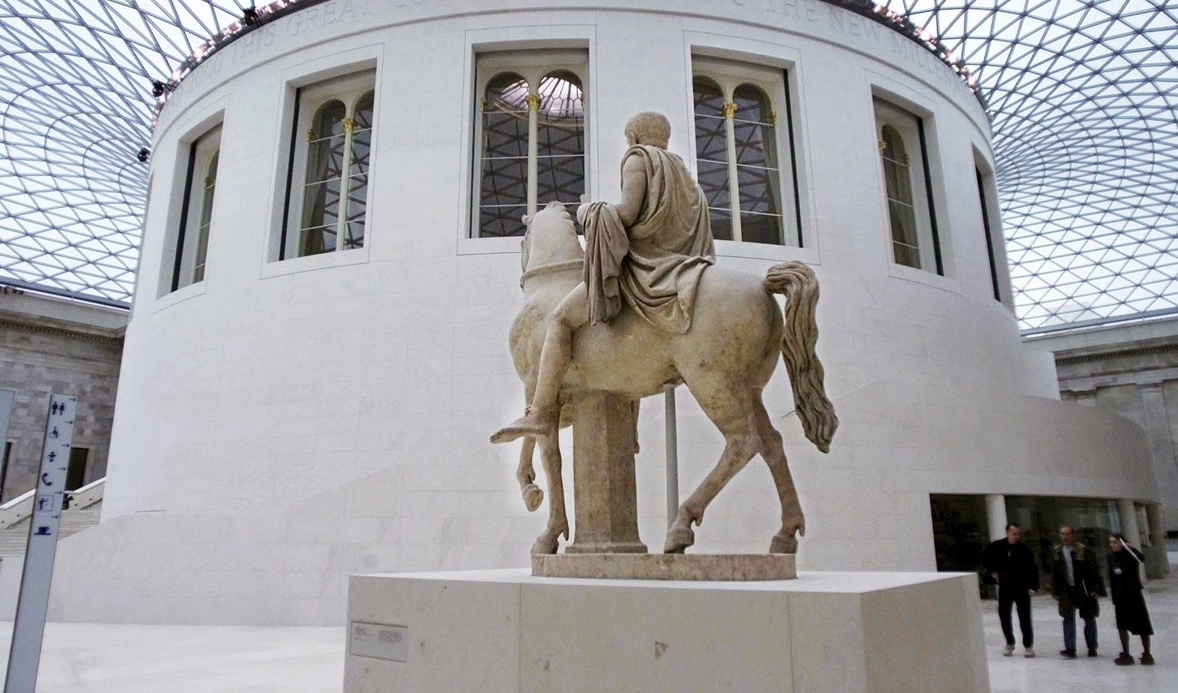 En romersk marmorstaty på British Museum i London. Museet har skakats i grundvalarna sedan det nyligen uppdagats att tusentals skatter försvunnit, stulits eller skadats. Arkivbild. Foto: Max Nash/AP/TT