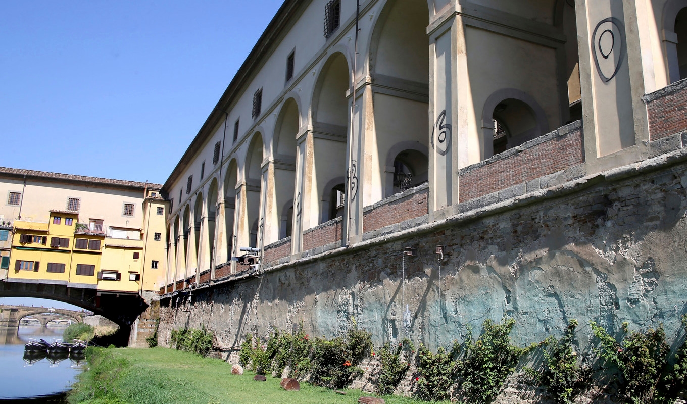 Den vandaliserade Vasarikorridoren. Foto: Luca Moggi/AP/TT