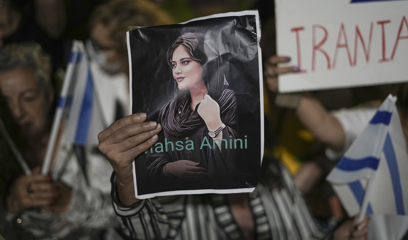 Protester i Israel efter Mahsa Zhina Amini. Arkivbild. Foto: Ariel Schalit/AP/TT