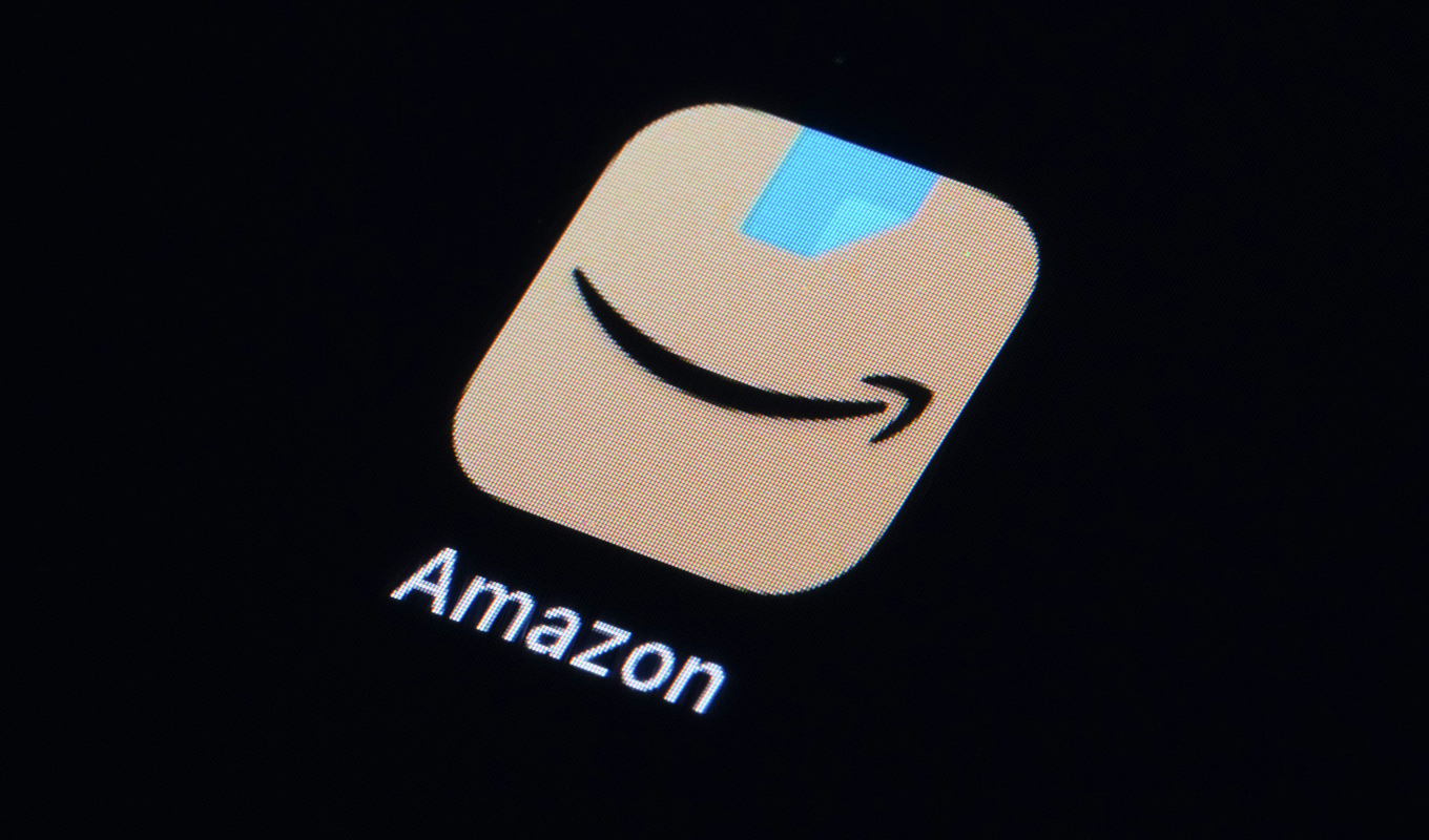 E-handelsjätten Amazon ska börja kräva att författare som vill sälja sina verk via företagets e-bokstjänst måste redovisa om innehållet är AI-genererat. Arkivbild. Foto: Matt Slocum/AP/TT