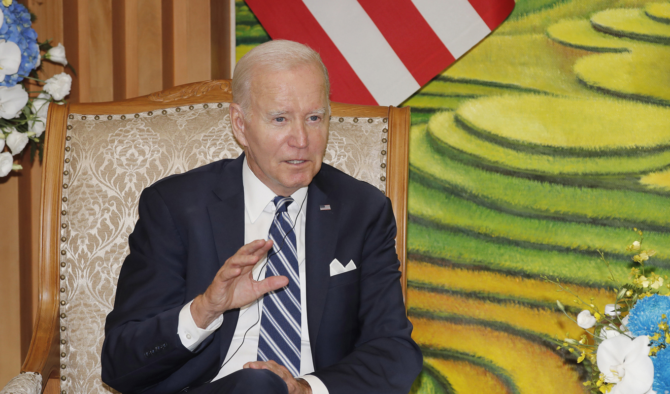 USA:s president Joe Bidens regering har förhandlat fram en överenskommelse som innebär att USA får hem fem amerikanska medborgare som suttit fängslade i Iran. Priset blir drygt sex miljarder dollar. Foto: Minh Hoang/AP/TT