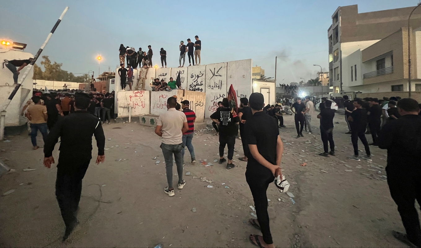 Kravallpolis och vattenkanoner sattes in för att skingra de hundratals demonstranterna. Arkivbild. Foto: Ali Jabar/AP/TT