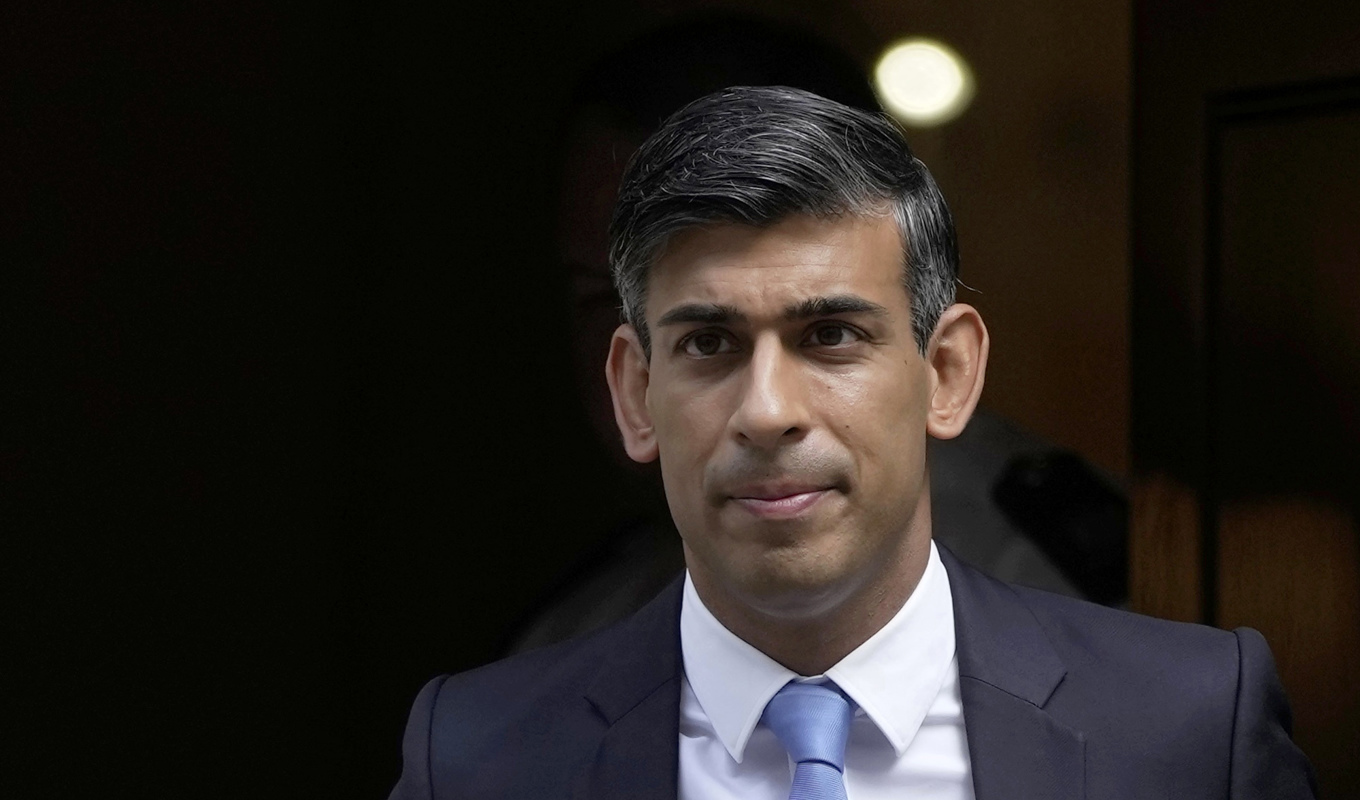 Storbritanniens premiärminister Rishi Sunak lämnar 10 Downing Street för att svara på frågor i underhuset i förra veckan. Foto: Kin Cheung/AP/TT