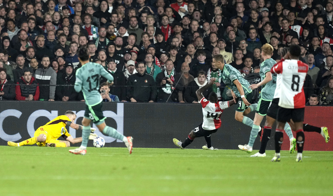 Gustaf Lagerbielke och Celtic (i grönt) förlorade i Nederländerna. Foto: Peter Dejong/AP/TT