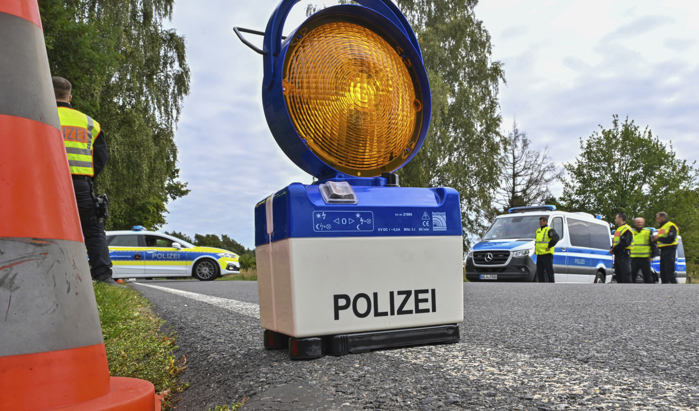 Över 100 syriska migranter, som misstänks ha smugglats in i landet, har hittats i en samordnad räd på flera platser i Tyskland. Foto: Patrick Pleul/AP/TT