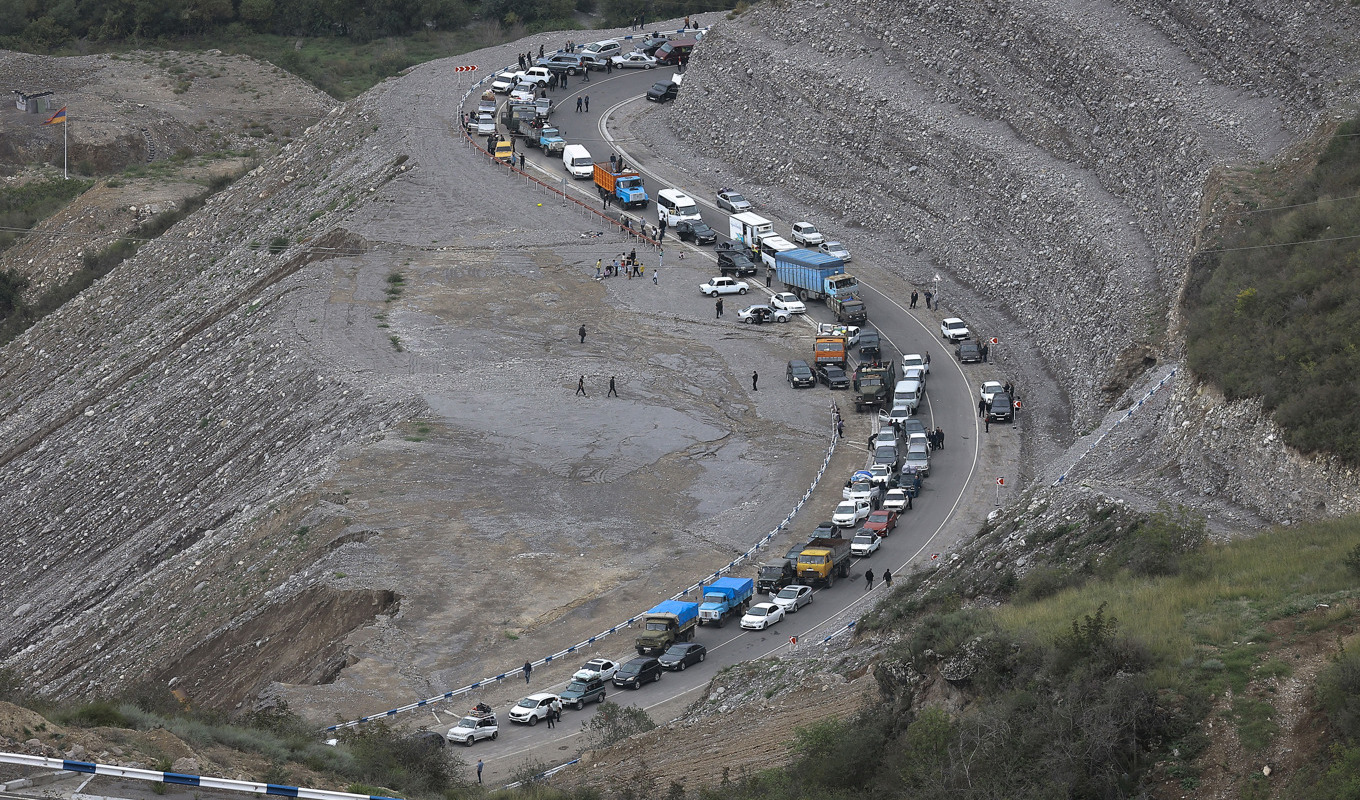 En tredjedel av Nagorno-Karabachs befolkning har flytt till Armenien sedan Azerbajdzjan förra veckan gick till attack mot regionen. Foto: Vasily Krestyaninov/AP/TT