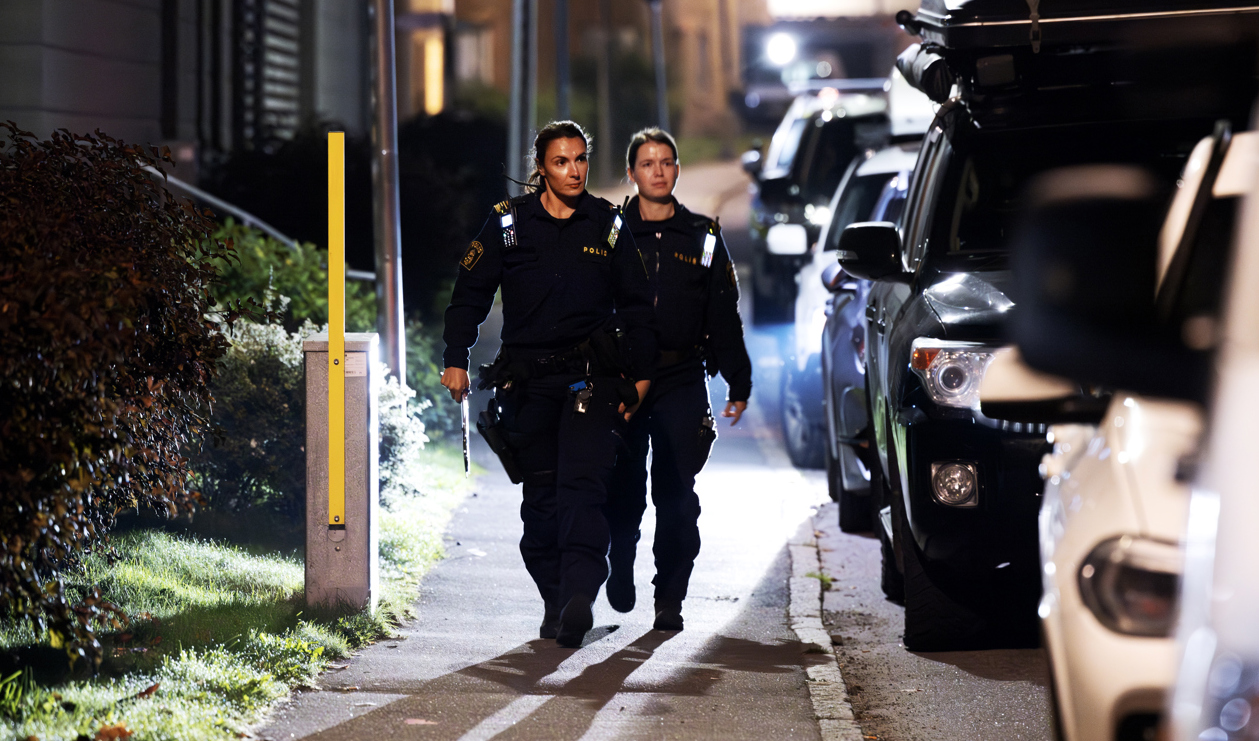 Tre av de gripna har släppts. Bilden tagen i Jordbro under natten mot torsdagen. Foto: Nils Petter Nilsson / TT