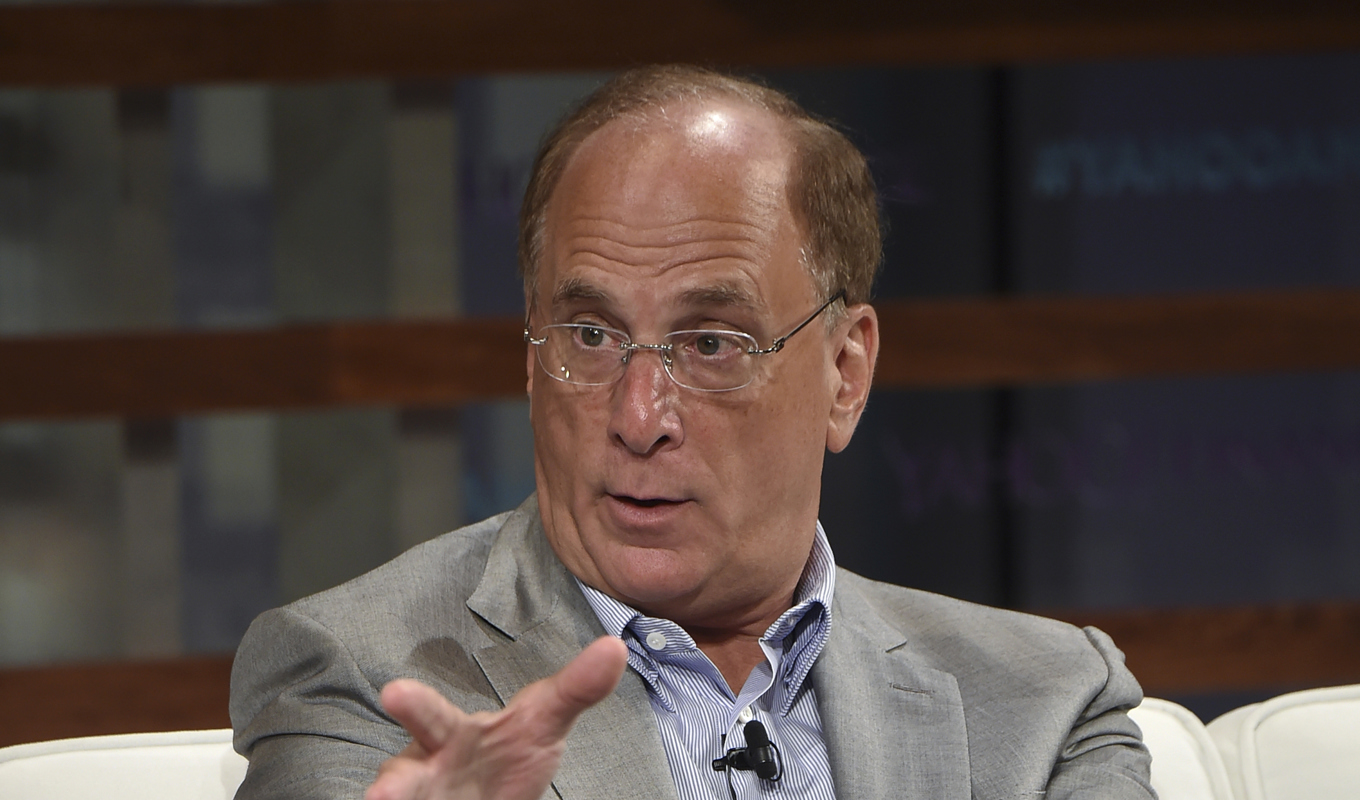 Black Rock-chefen Larry Fink varnar för högre marknadsräntor med hänvisning till geopolitiska förändringar. Arkivbild Foto: Evan Agostini AP/TT