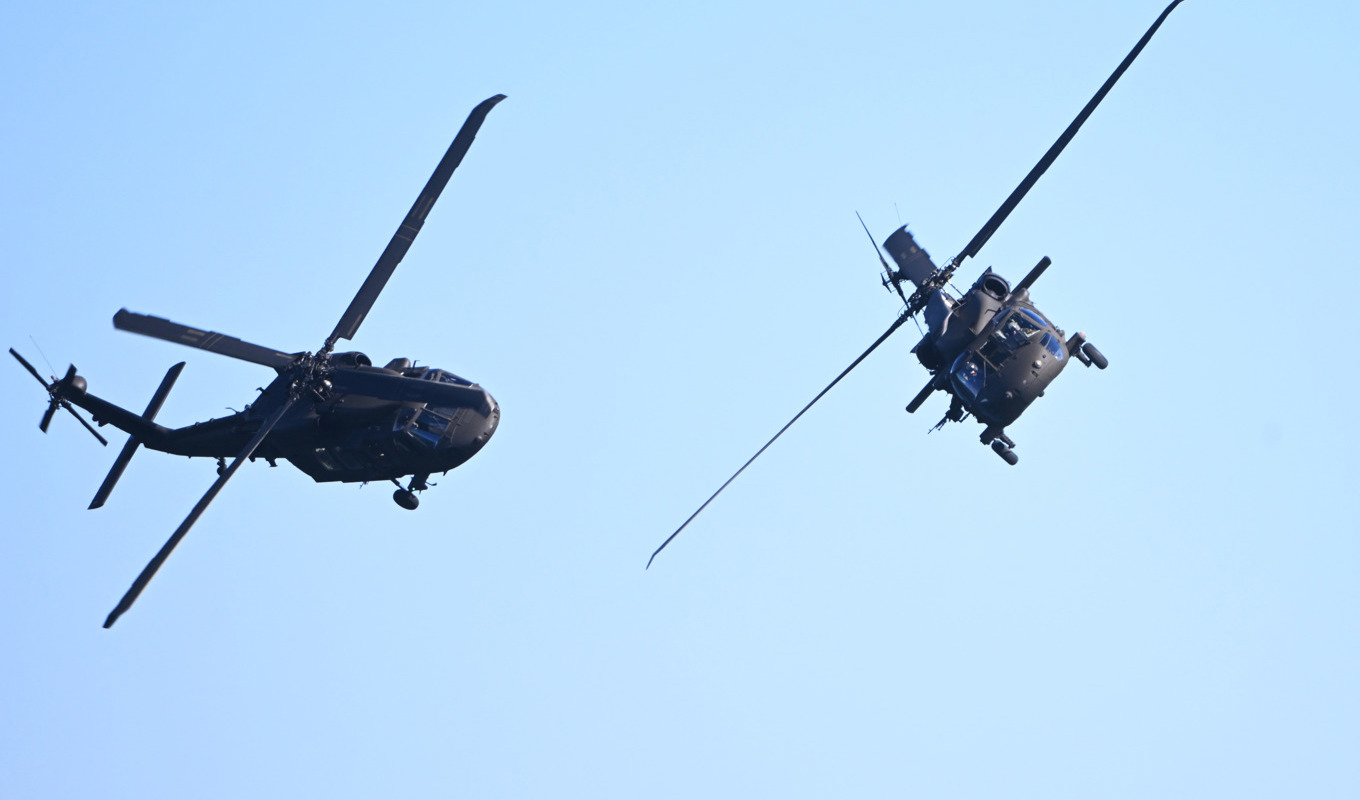 Polisen har redan i dag möjlighet att be försvaret om hjälp med till exempel helikoptertransporter. Arkivbild. Foto: Fredrik Sandberg/TT