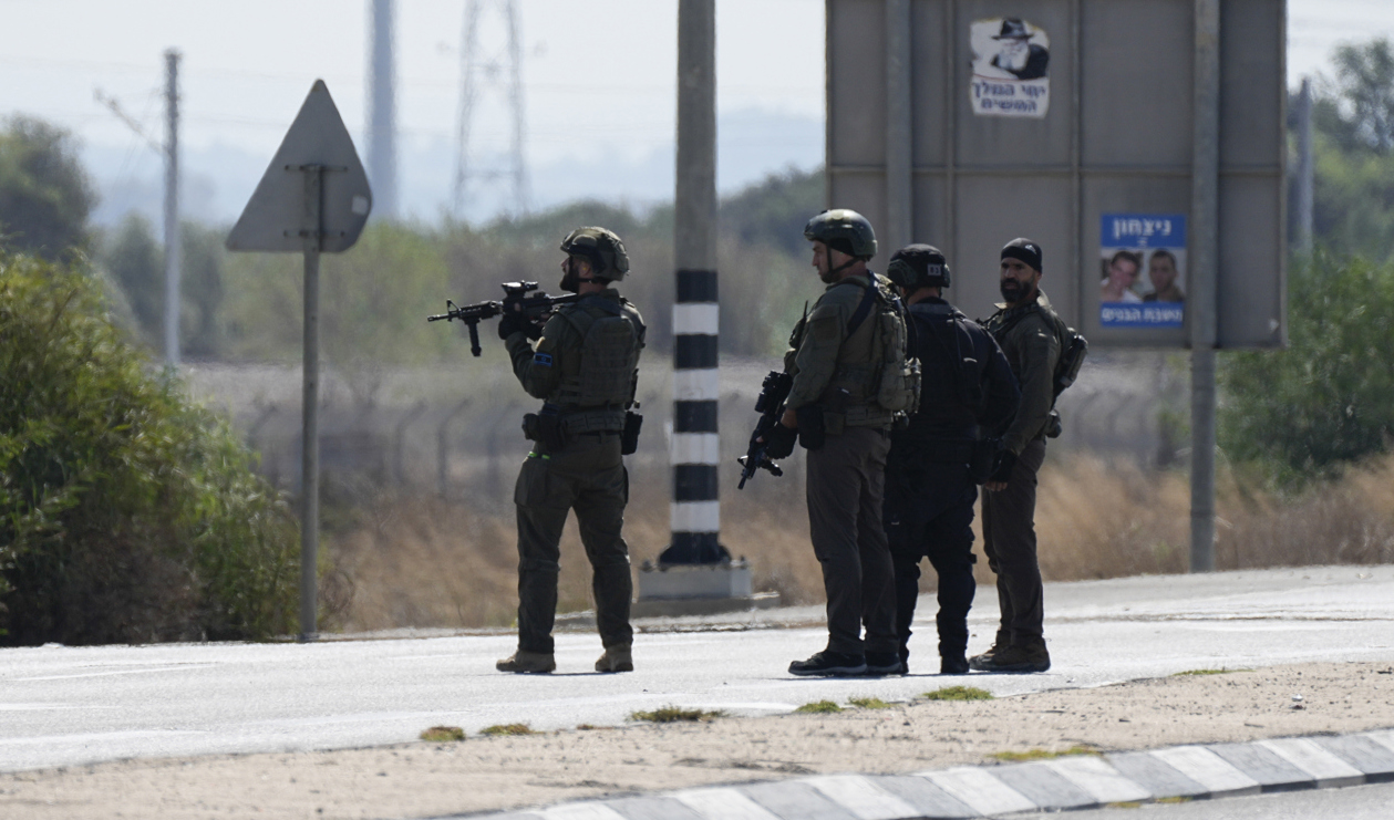 Israeliska soldater under lördagen. Foto: Ohad Zwigenberg/AP/TT