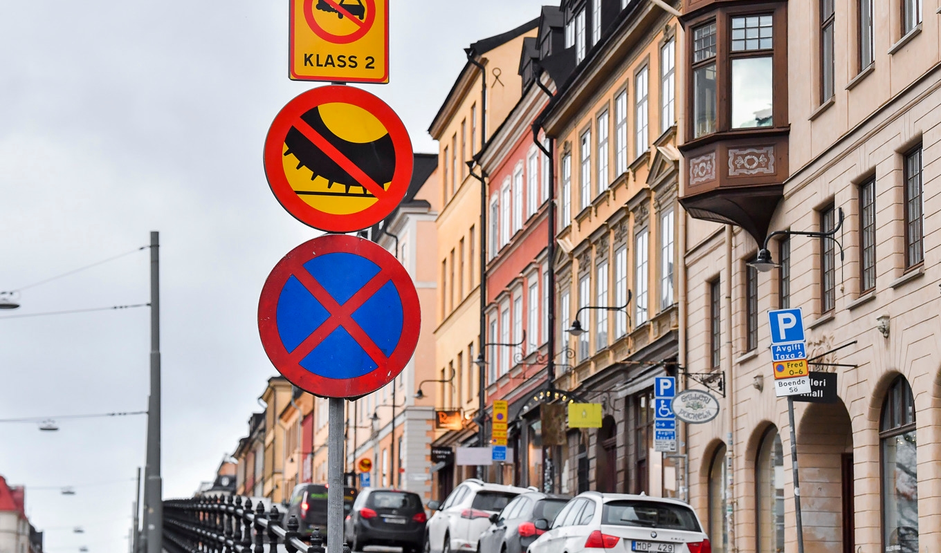 Miljözon klass 2 råder sedan tidigare på Hornsgatan. Det ställer krav på äldre personbilar, lätta bussar och lätta lastbilar. Arkivbild. Foto: Jonas Ekströmer/TT