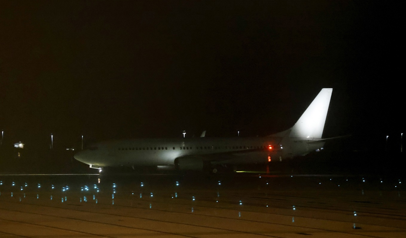Evakuerade svenskar anlände till Arlanda under natten till fredagen. Foto: Fredrik Persson/TT