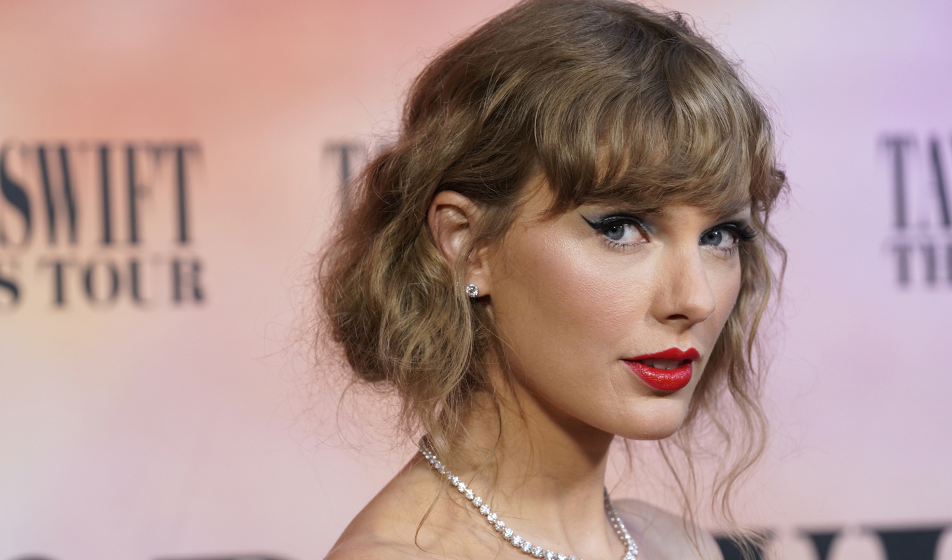 Taylor Swift på röda mattan vid filmens biopremiär i Los Angeles. Foto: Chris Pizzello/AP/TT
