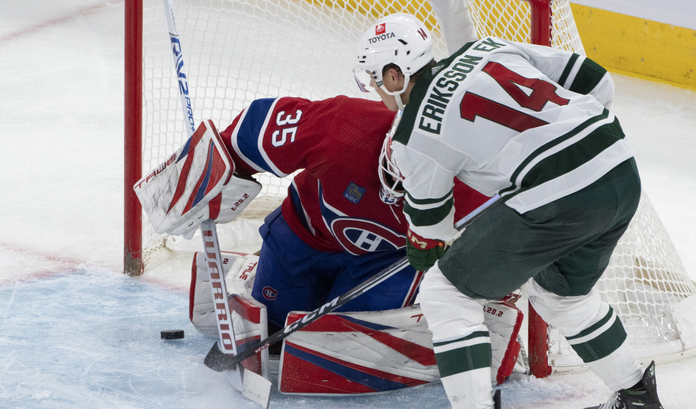 Joel Eriksson Ek gör mål i den tredje perioden. Foto: Christinne Muschi/AP/TT