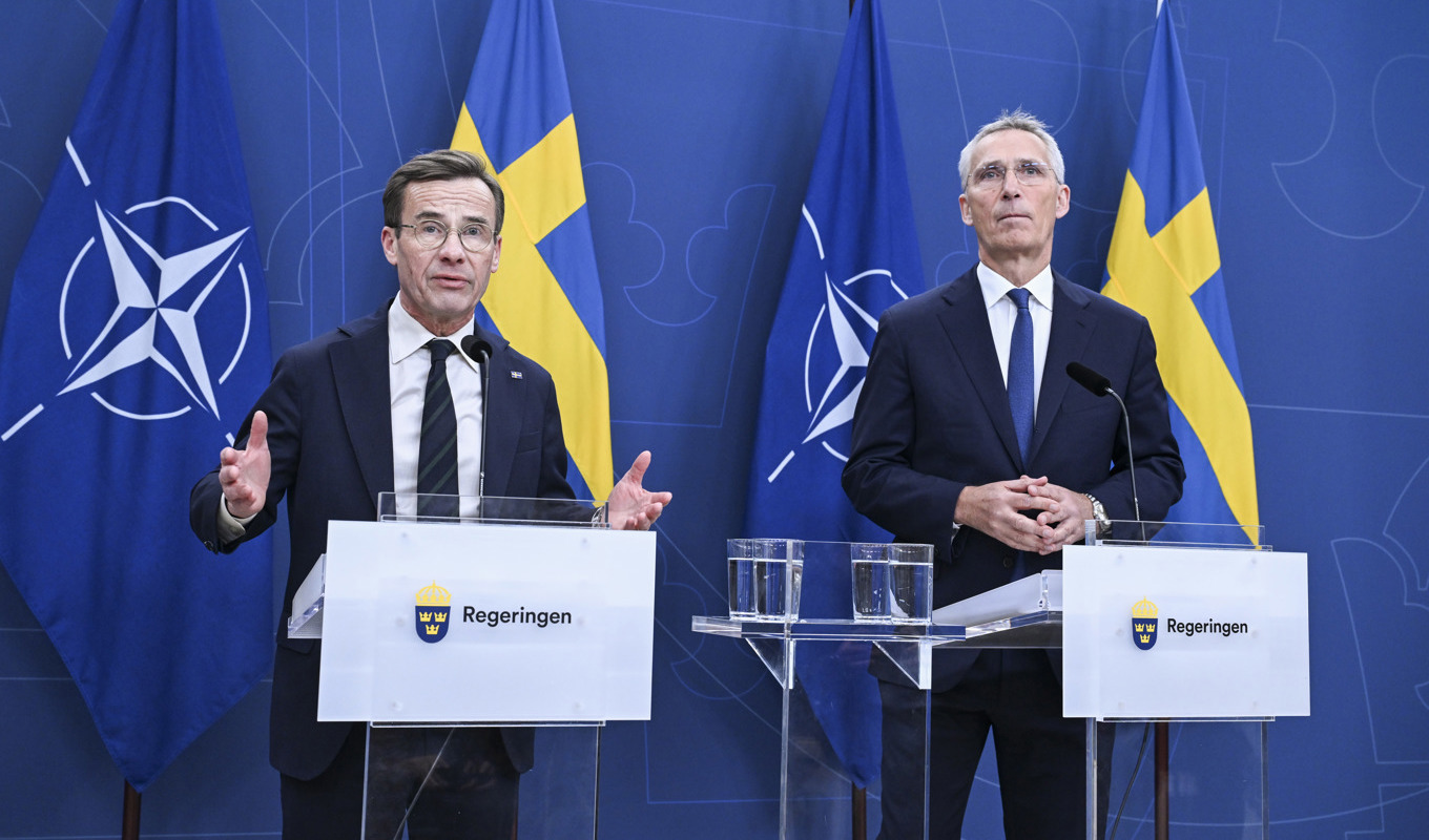 Statsminister Ulf Kristersson (M) och Natos generalsekreterare Jens Stoltenberg under en presskonferens på Rosenbad på tisdagen. Foto: Jonas Ekströmer/TT
