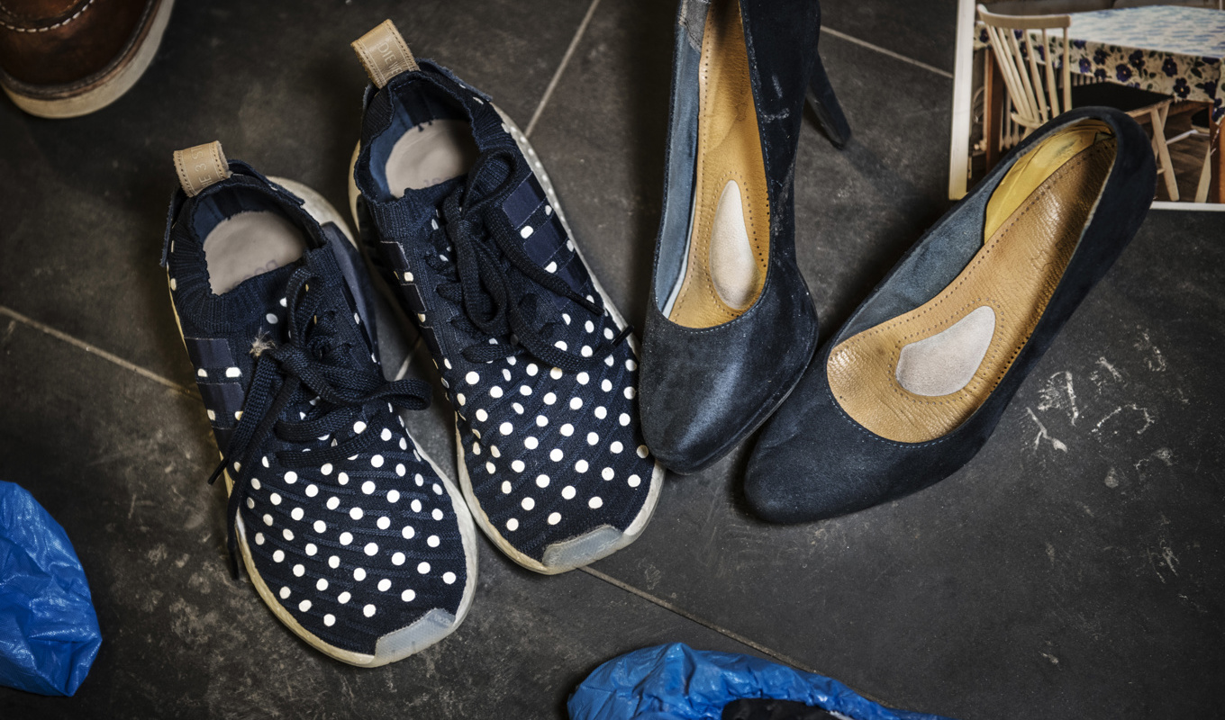 Skor väntar på sina ägare på bostadsvisning. Arkivbild. Foto: Yvonne Åsell/SvD/TT