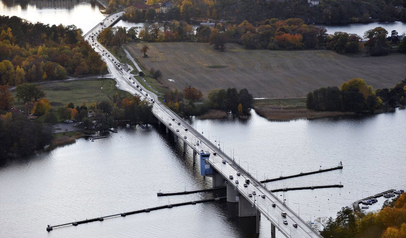 Drottningholmsvägen mot Drottningholms slott med Nockebybron i förgrunden. Arkivbild. Foto: Bertil Ericson/TT