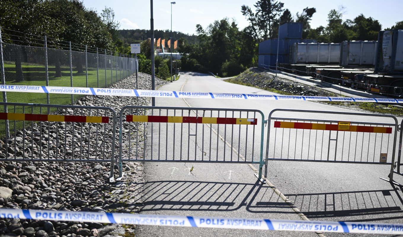 Området kring platsen för jordskredet i Stenungsund är avspärrat och bevakas av väktare. Arkivbild. Foto: Björn Larsson Rosvall /TT
