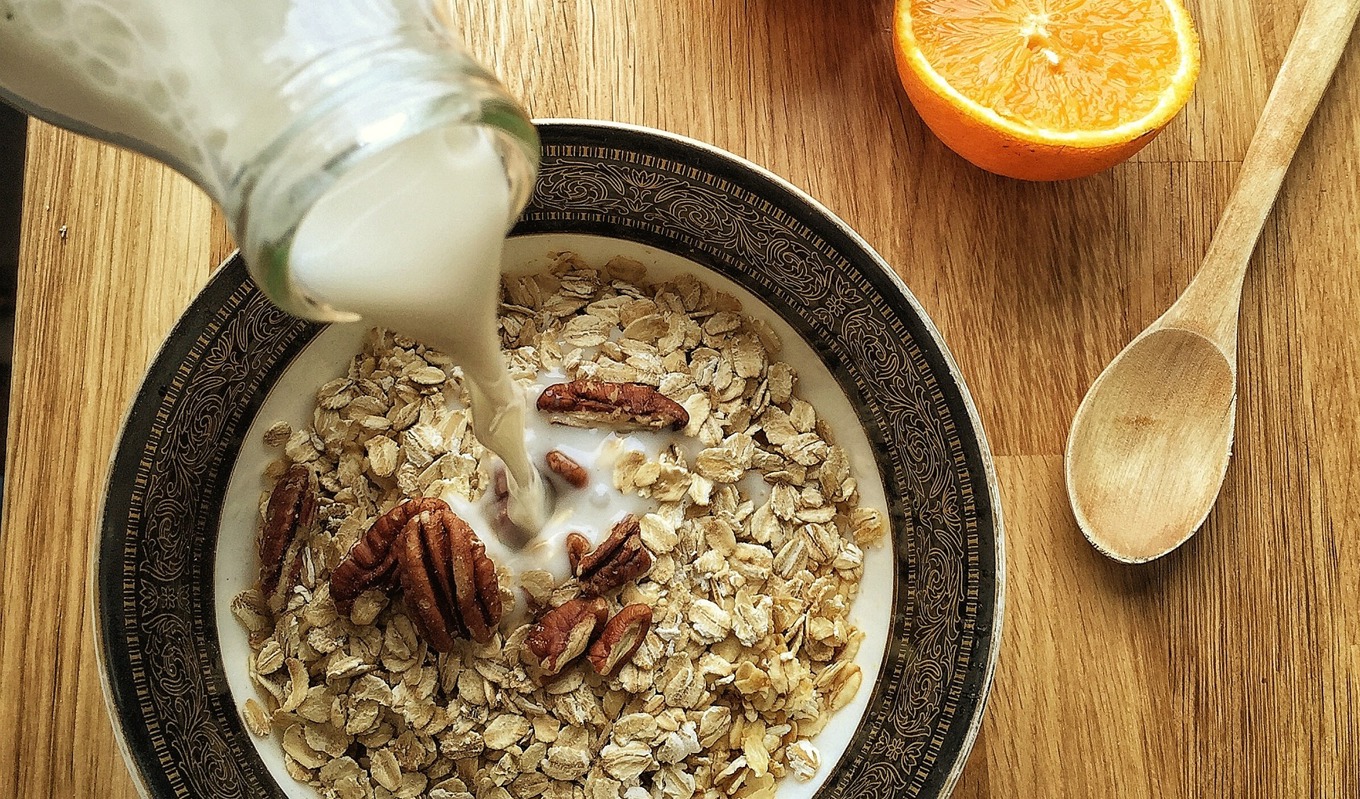 Hemgjord havredryck kostar bara en bråkdel av butikens färdiga dryck, så här finns det pengar att spara. Foto: Melanie Rodriguez