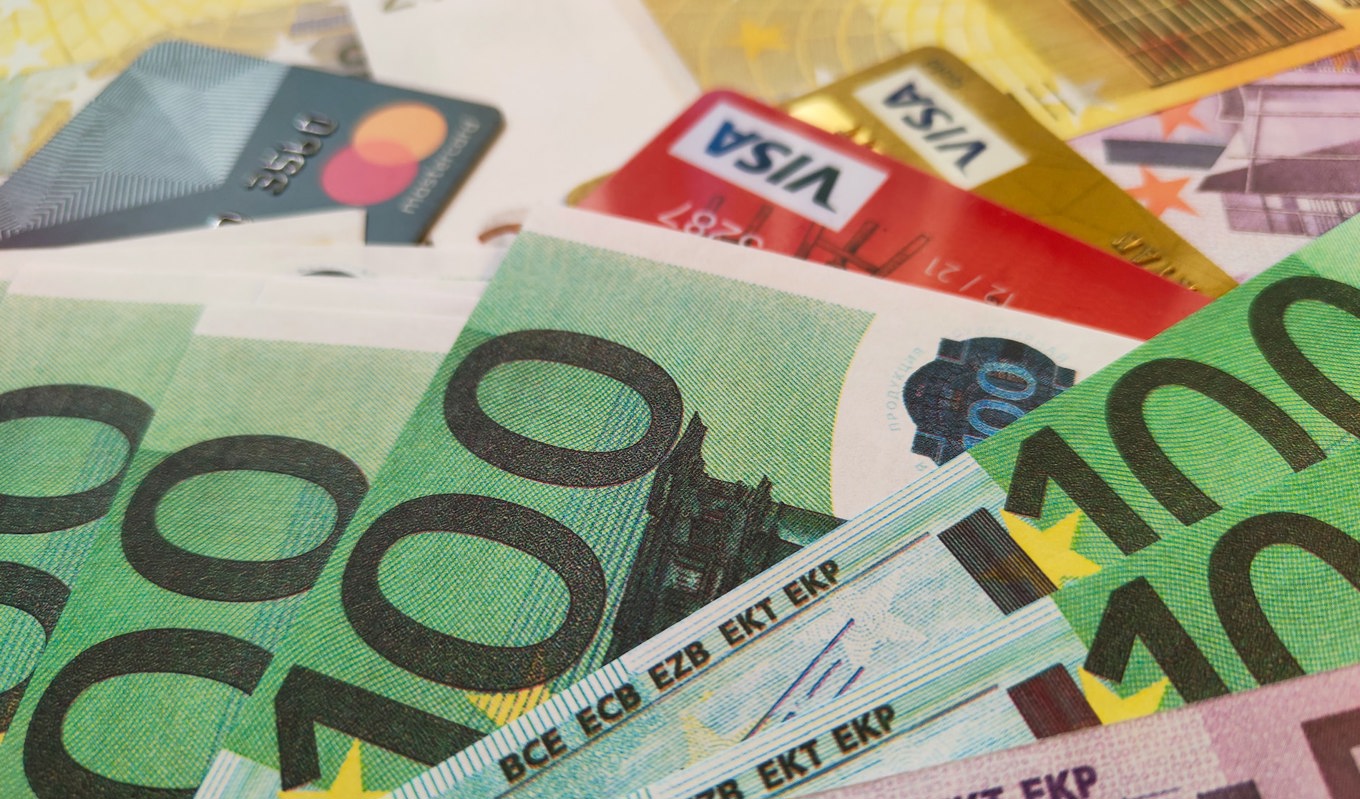 Europeiska företag lägger stora belopp på att efterfölja olika sorters regelverk. Foto: Vardan Papikyan