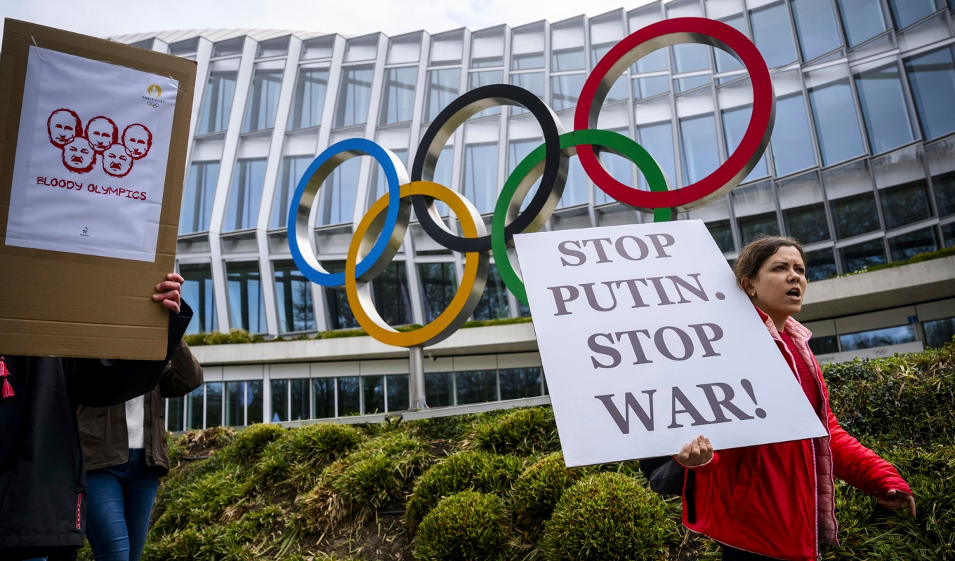 Ända sedan Vladimir Putin inledde sitt anfallskrig mot Ukraina i februari 2022 har rysk idrott varit utestängt från stora delar av den internationella idrotten. Arkivbild. Foto: Jean-Christophe Bott/AP/TT