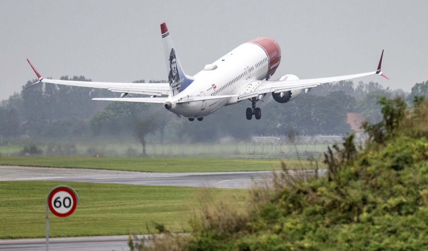 Den danska regeringen föreslår en ny flygavgift, som från 2025 kommer att göra en genomsnittlig flygresa drygt 100 svenska kronor dyrare och därefter höjas ytterligare. Arkivbild. Foto: Johan Nilsson/TT