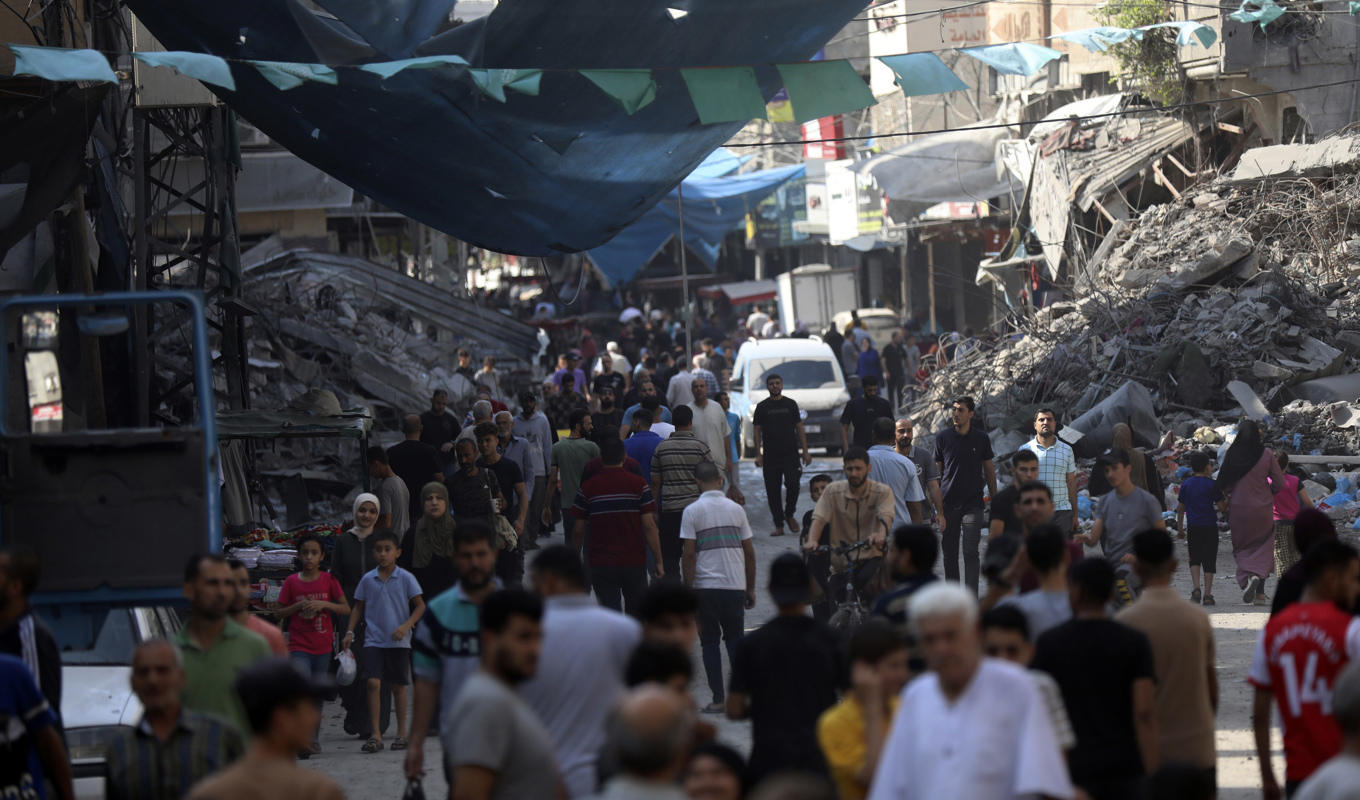 En marknad vid flyktinglägret i Jabaliya i början av november, efter en israelisk luftattack. Arkivbild. Foto: Abed Khaled/AP/TT