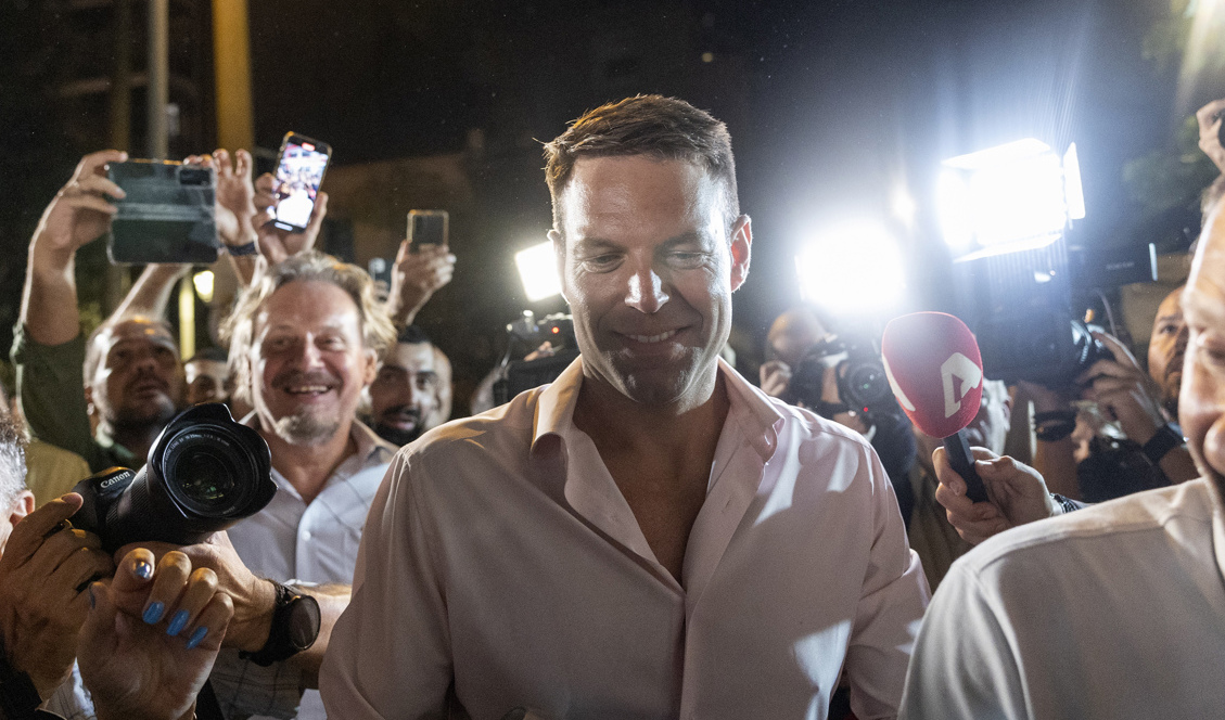 Stefanos Kasselakis i september när han just valts till ledare för Syriza. Arkivbild. Foto: Yorgos Karahalis/AP/TT