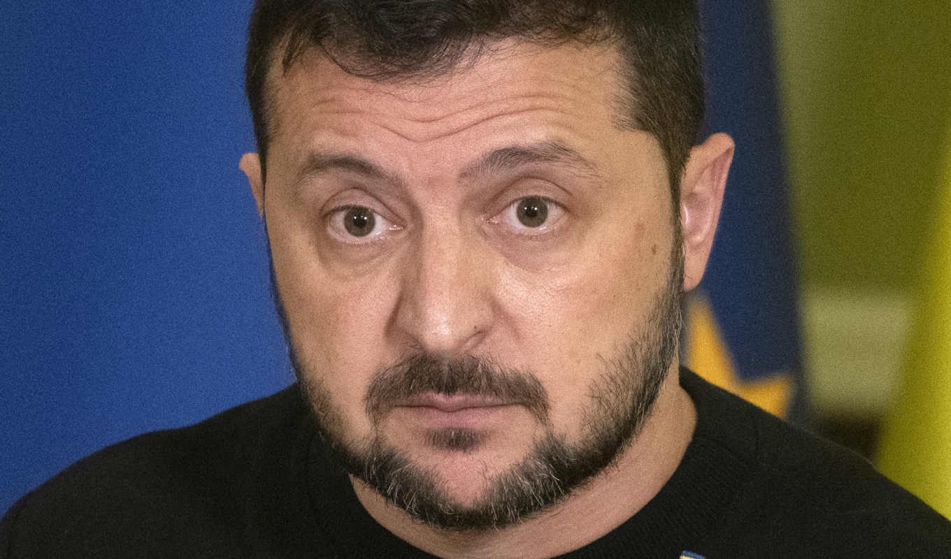 Ukrainas president Volodymyr Zelenskyj säger att Ryssland bunkrar robotar för att kunna anfalla Ukraina i vinter. Arkivbild. Foto: Efrem Lukatsky/AP/TT
