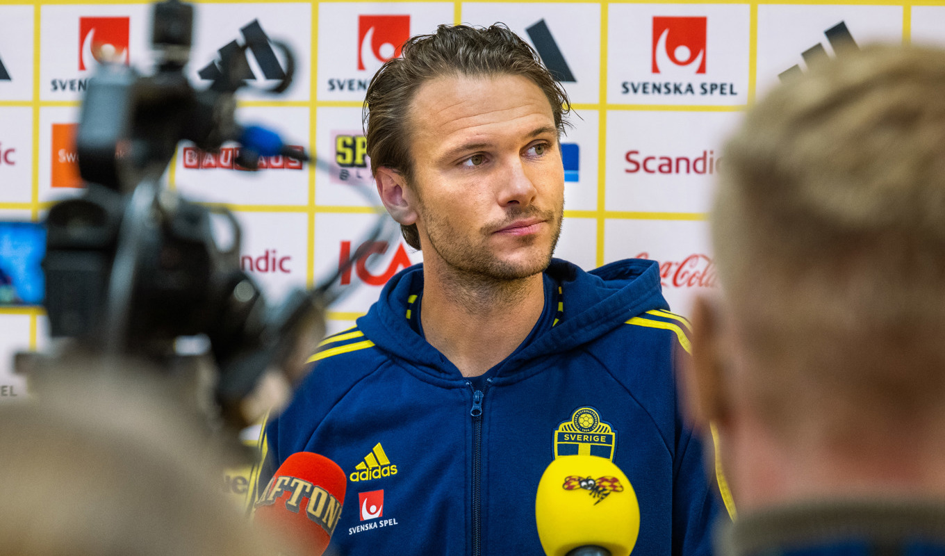 Albin Ekdal sätter punkt för landslagskarriären mot Estland. Foto: Claudio Bresciani/TT