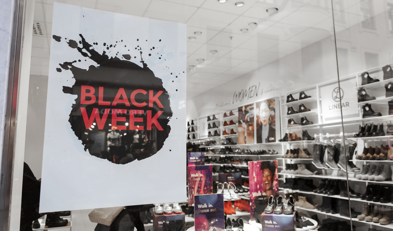 Black Week pågår mellan den 20 och 26 november i år och Black Friday är den 24. Arkivbild. Foto: Karin Wesslén/TT